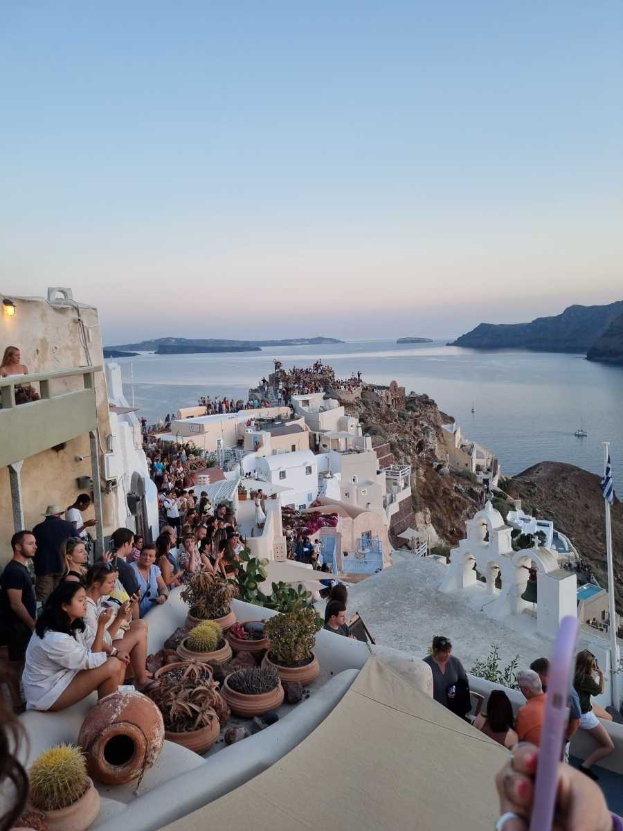 oia very crowded