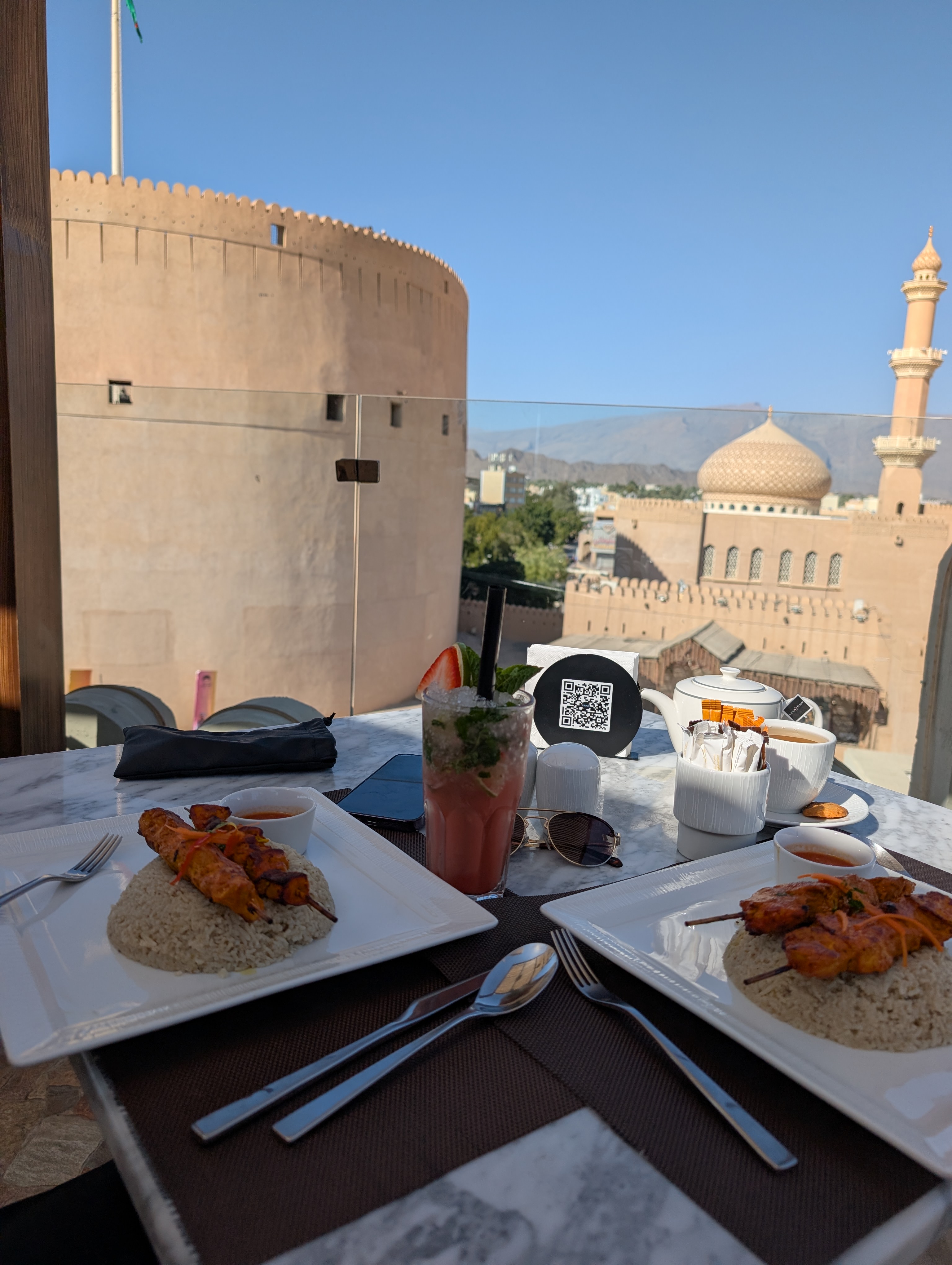 Restaurant in Nizwa with a direct view of Nizwa Fort